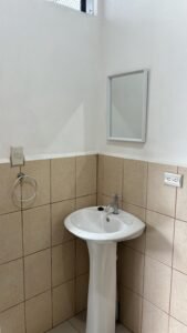 SE ALQUILA LOCAL COMERCIAL EN NICOYA CENTRO BATHROOM